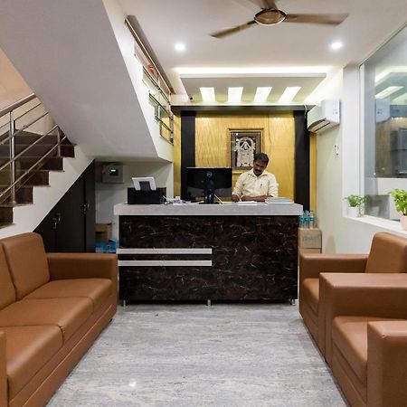 Hotel Mookambika Comforts Tirupati Esterno foto