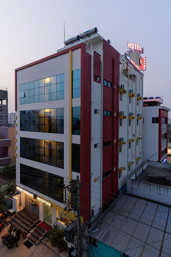 Hotel Mookambika Comforts Tirupati Esterno foto