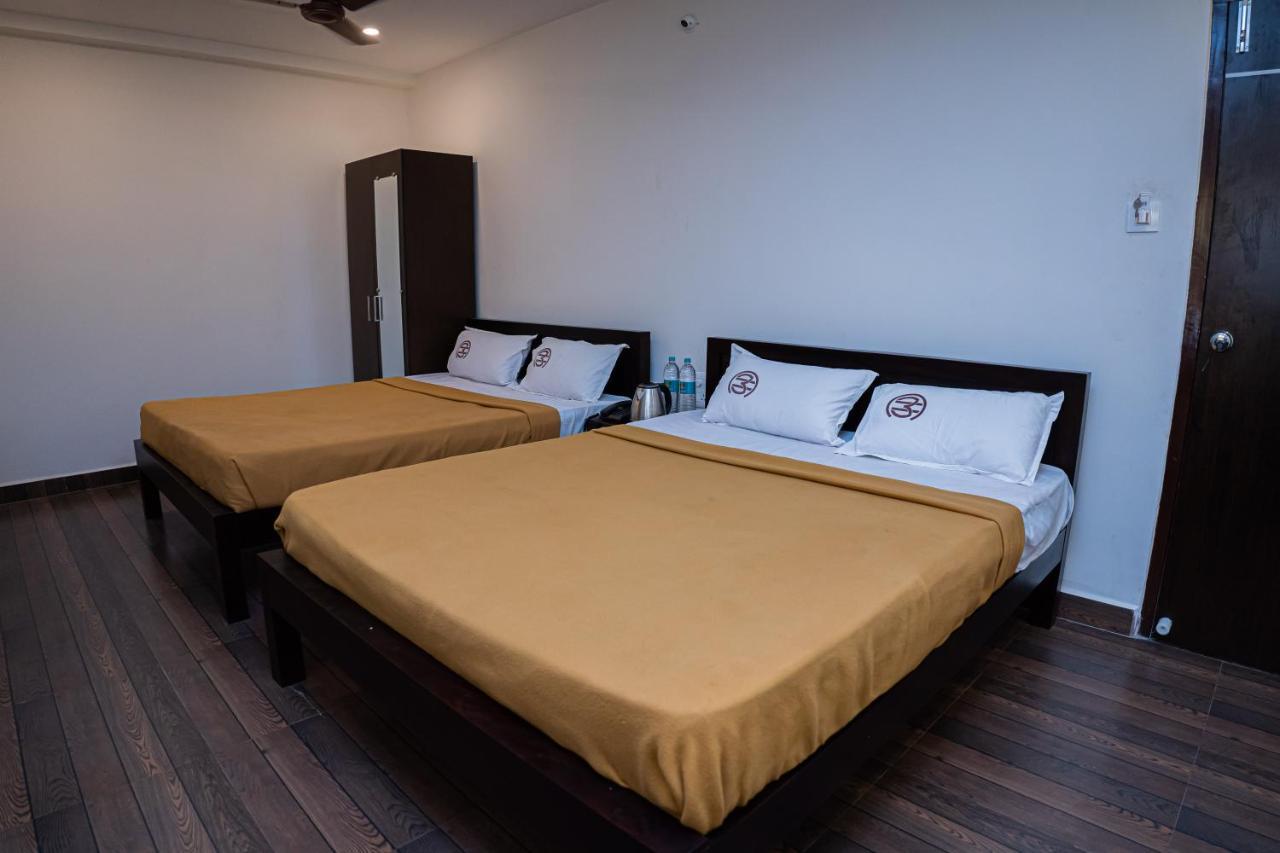 Hotel Mookambika Comforts Tirupati Esterno foto